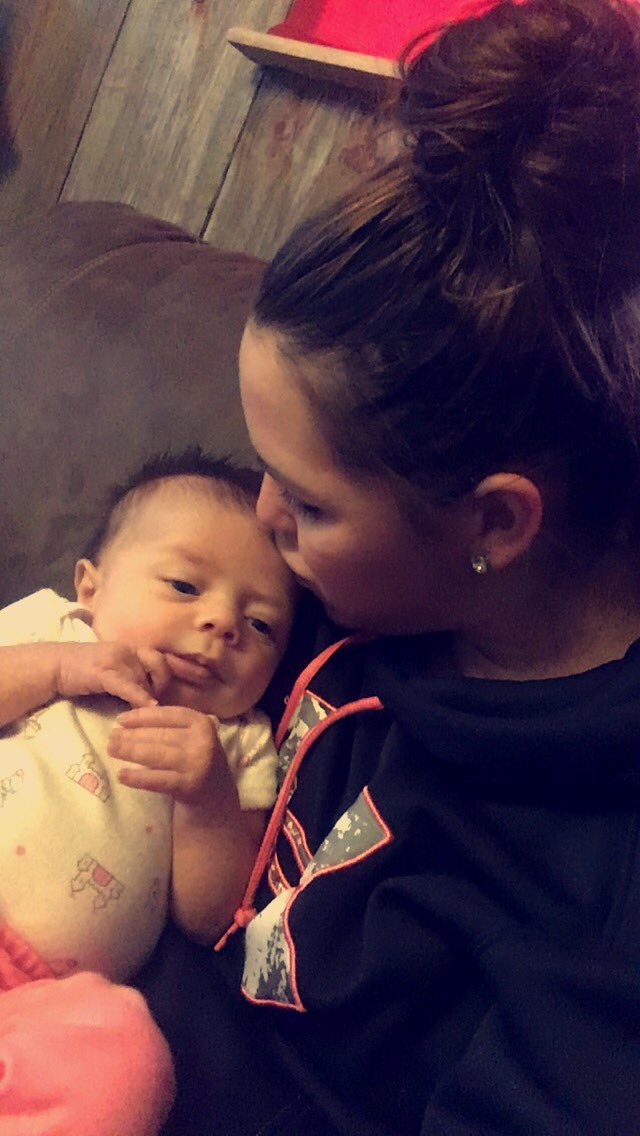 BrittanyWinkel's tweet photo. I'm gonna be that mom that always kisses my kids no matter how old they are!.. #lovekissingher #mylittlegirl 💋😘 https://t.co/z5J3IRK5VN