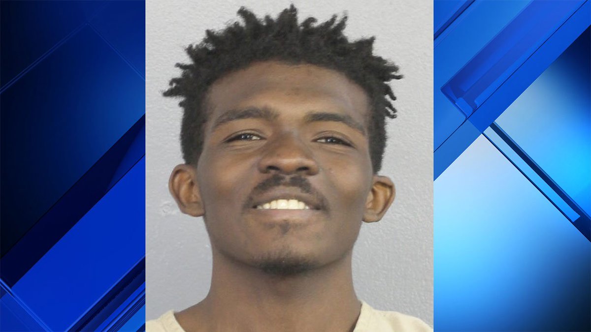 Police officers arrest teen with loaded gun at Broward school  bit.ly/2zQrrnE?utm_so… https://t.co/SNBjGk0C3G