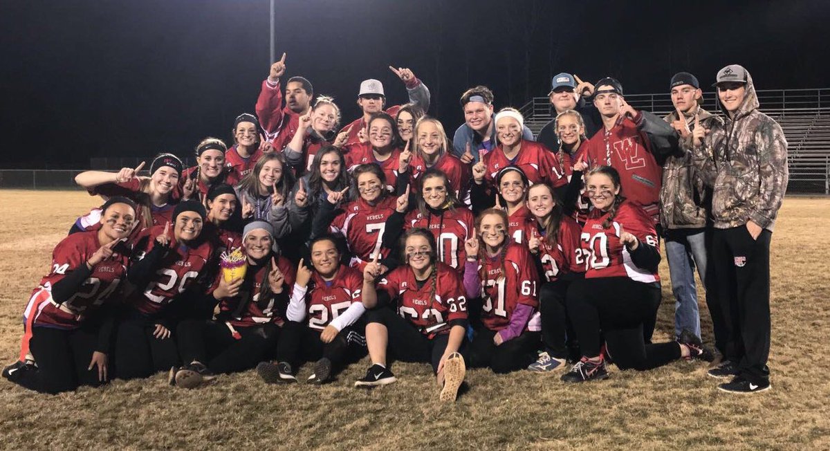 WLRedSea's tweet photo. Congrats Seniors! https://t.co/2y67cMFWsC