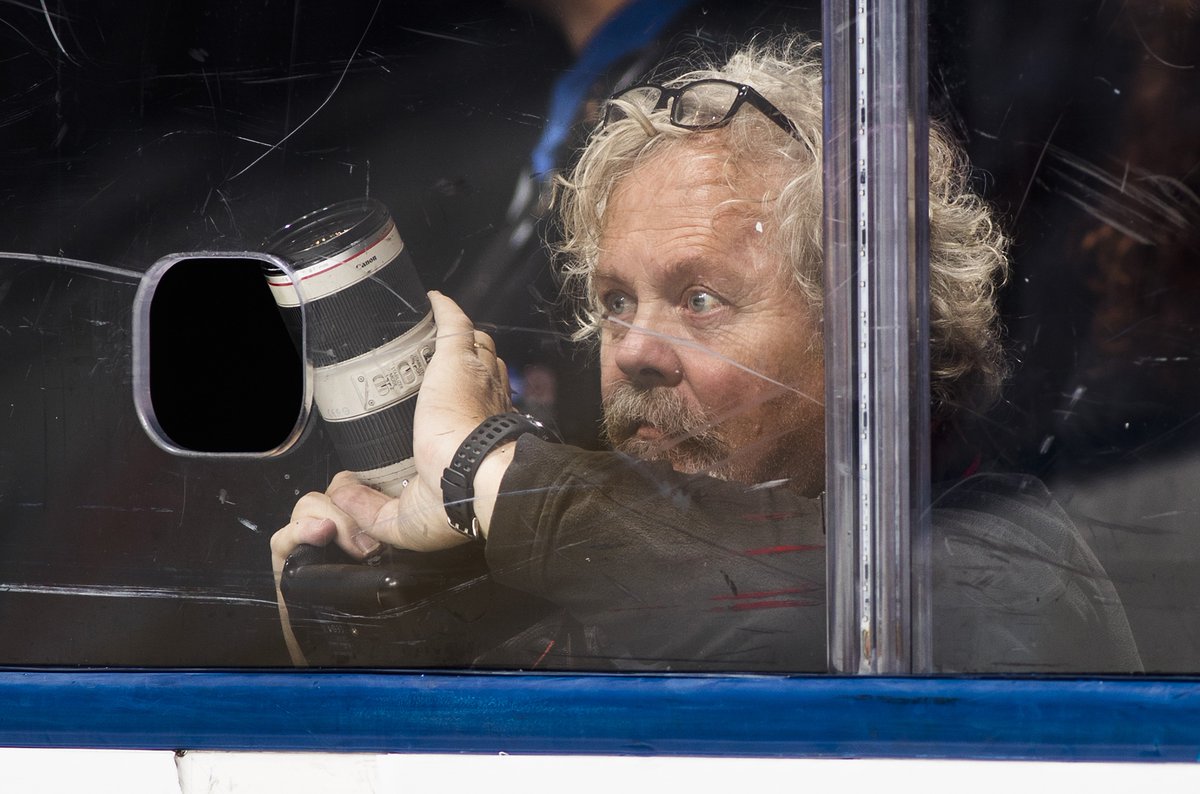 Michael_Peake's tweet photo. Thanks to my colleagues for the recognition after my final Leafs game after 42 years. Very touching. Mark @mblinch got me at my hole for the last time. @RussellPhotos did a shot with Coach Babcock who kindly sought me out. https://t.co/GGevmmA4mT