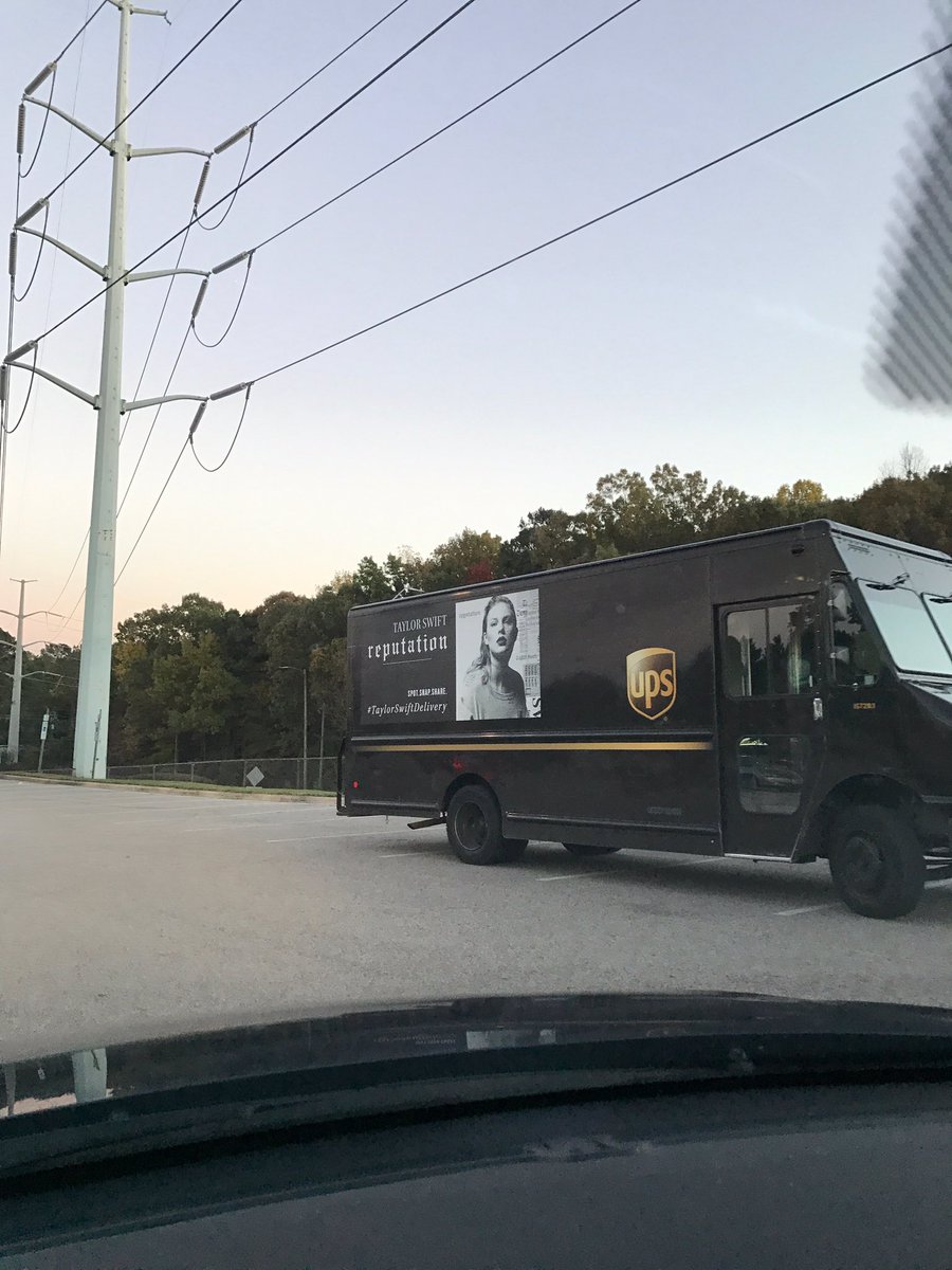 BigRSayers's tweet image. When your husband takes a detour on the way home to follow one of these: #TaylorSwiftDelivery #promo