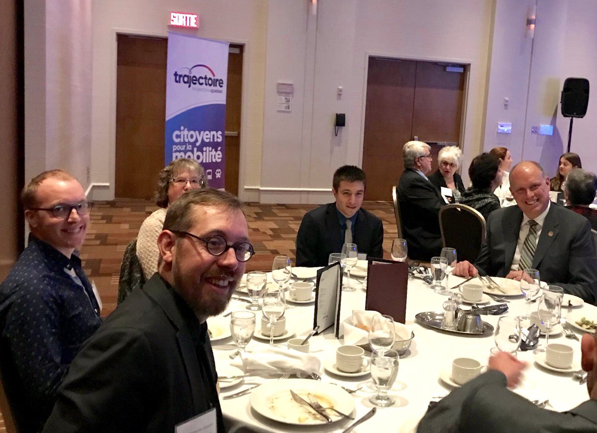 sbergeron's tweet photo. Au Gala des Prix Guy-Chartrand de @TrajectoireQc, alors que Axel Fournier &amp; #Autonomik!, étaient respectivement en nomination ds les catégories «citoyen mobile de l’année» &amp; «action &amp; mobilisation des utilisateurs». #Autonomik! s’est d’ailleurs mérité le «Coup de coeur du jury». https://t.co/wTuYHjpHzB