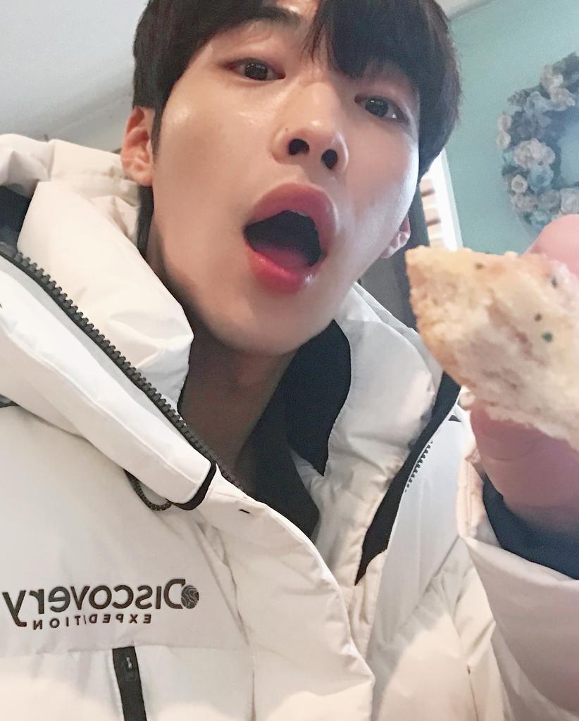 우도환_b tweet media