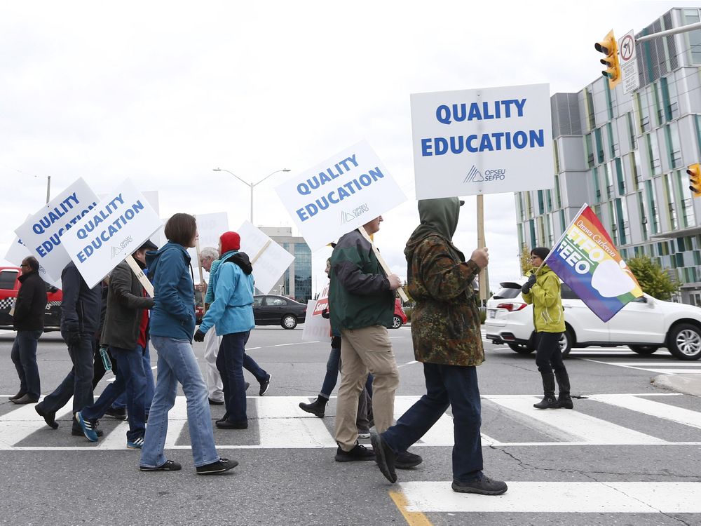 OPSEU560's tweet photo. You know something is critically wrong with the system when some striking faculty can't even pay their rent/mortgage and still #VoteToReject the CEC forced offer.  Shame on the CEC for not negotiating in good faith.  Negotiating is the best path to a resolution. #aBetterPlan https://t.co/zO6vbJFm9S