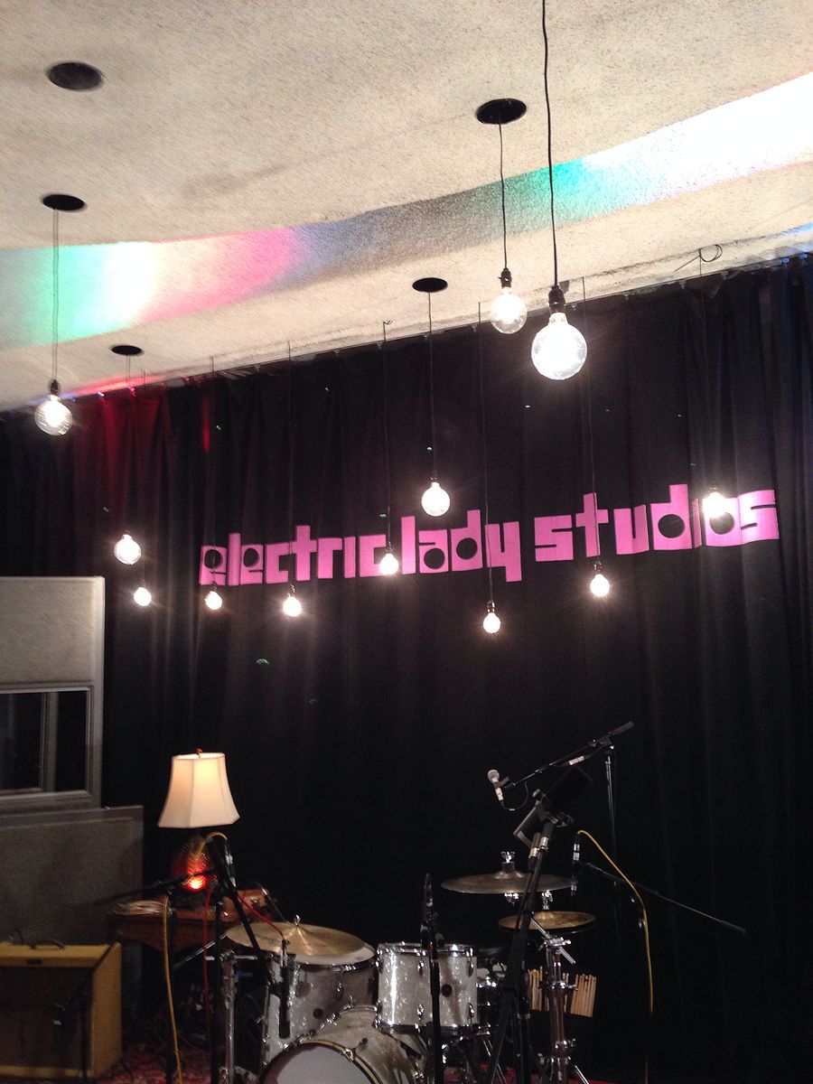 GVSHP's tweet image. #JimiHendrix turned 75 this week! But the history of the building housing @ElectricLady studios which he founded goes back even further, taking some interesting twists and turns before becoming THE artist's recording studio: 6sqft.com/the-long-cultu…