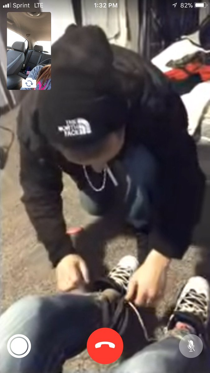 TrippyQueeeen_'s tweet photo. Get you a man that ties your shoes for ya 😍 https://t.co/PlKYm8axVu