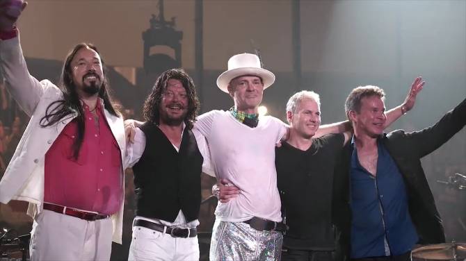 HiResAudio's tweet image. .@thehipdotcom share Long Time Running Blu-ray today, 12.01, set A National Celebration for BD release on 12.22 @HiResAudio bit.ly/TheHipBluLongN…