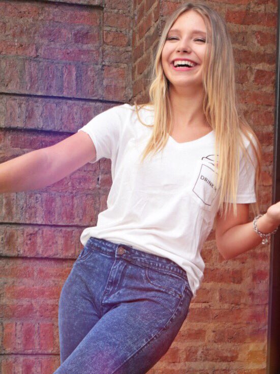 TanIntensaa's tweet photo. [ 🎀 WE ARE ONLINE! 🎀 ]
 ✨ ConseguÍ esta remera y MUCAS COSAS MAS!
🌸Las esperamos en nuestro shop online ⬇️⬇️⬇️

https://t.co/36gExGtWRi https://t.co/6FpS1290xh