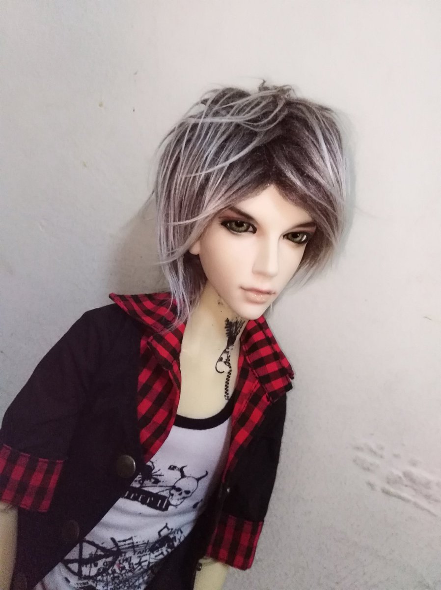 ainz_artz's tweet photo. Because his face up is stained again, so i do new face up for him n boy... He totally looks soo so different #bjd #balljointeddoll #iosbjd #ios #dollios #faceup https://t.co/JZHaTNwDFZ