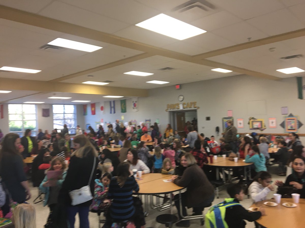 PrincipalAaronB's tweet photo. Great turnout this morning for Muffins with Moms at PLE! Great way to start off the day! #PLE @LSR7 https://t.co/ooDfcy1Szg