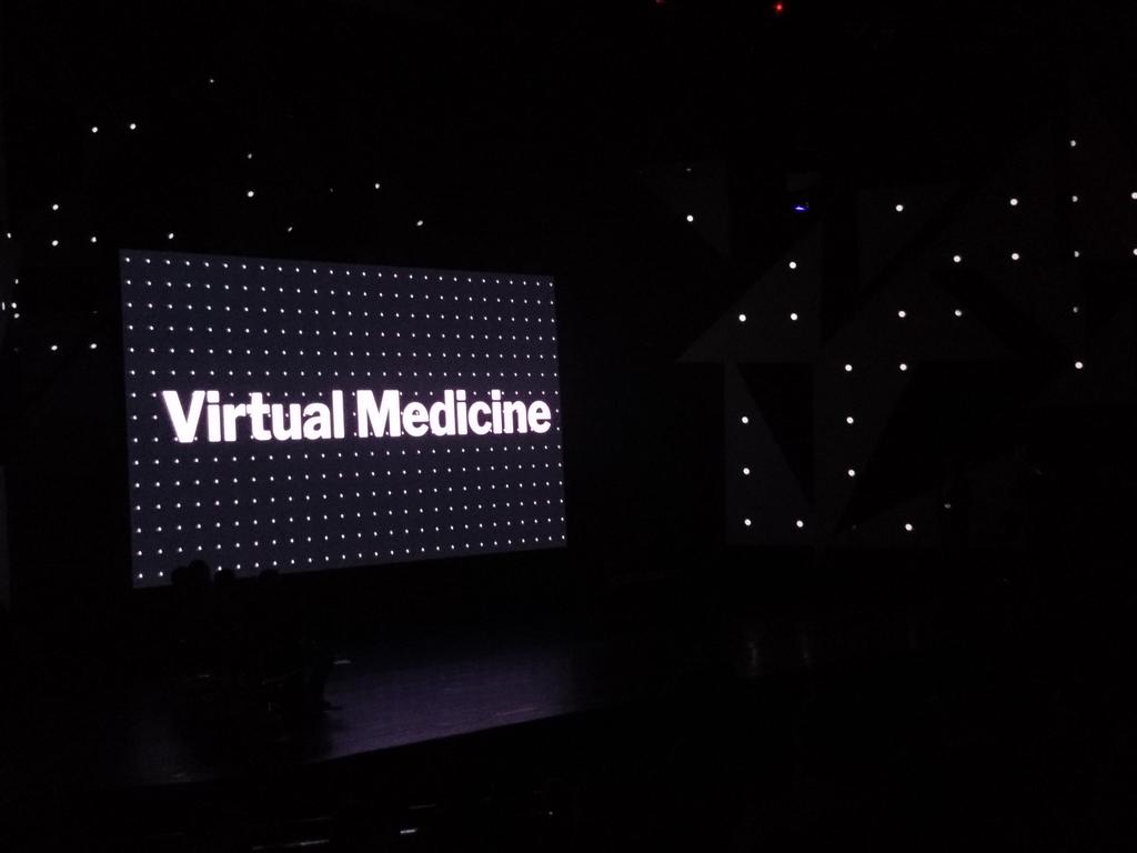 FutureNowConf's tweet image. Last but not least, Virtual Medicine takes the stage at the #startupAwardsSK 2017 for their #pitch 💪💡

#futurenow17 #startup #MEDTECH