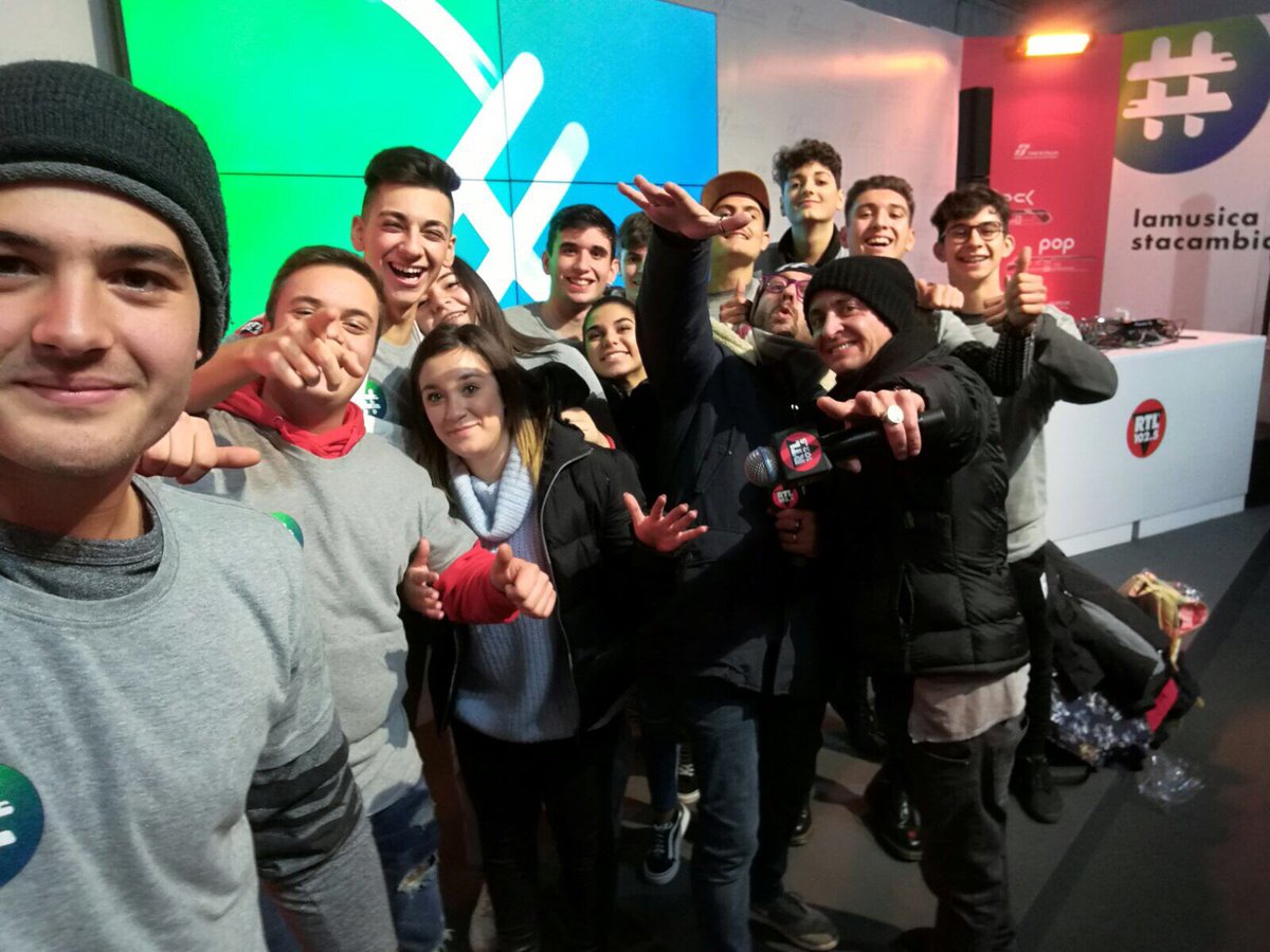 marco_racchella's tweet photo. @fsnews_it @rtl1025 @comunefi @regionetoscana Grazie a tutti! Bellissima giornata al #poprocktour ! A domani ore 15 #Firenze #lamusicastacambiando #MarcoRpage https://t.co/Rg9lETUbpp