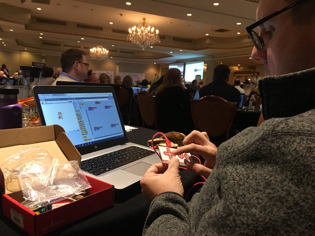 Using a Makey Makey with Scratch....Meow! #GEDSBLead