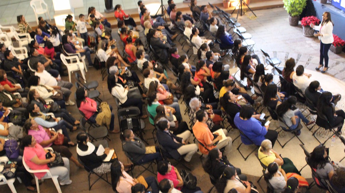 Karla Gómez Fajardo:

Mientras sigamos ejerciendo violencia contra las mujeres, también se estará frenando el desarrollo de nuestro país.

Necesitamos hacer conciencia día día, comenzando en nuestros hogares