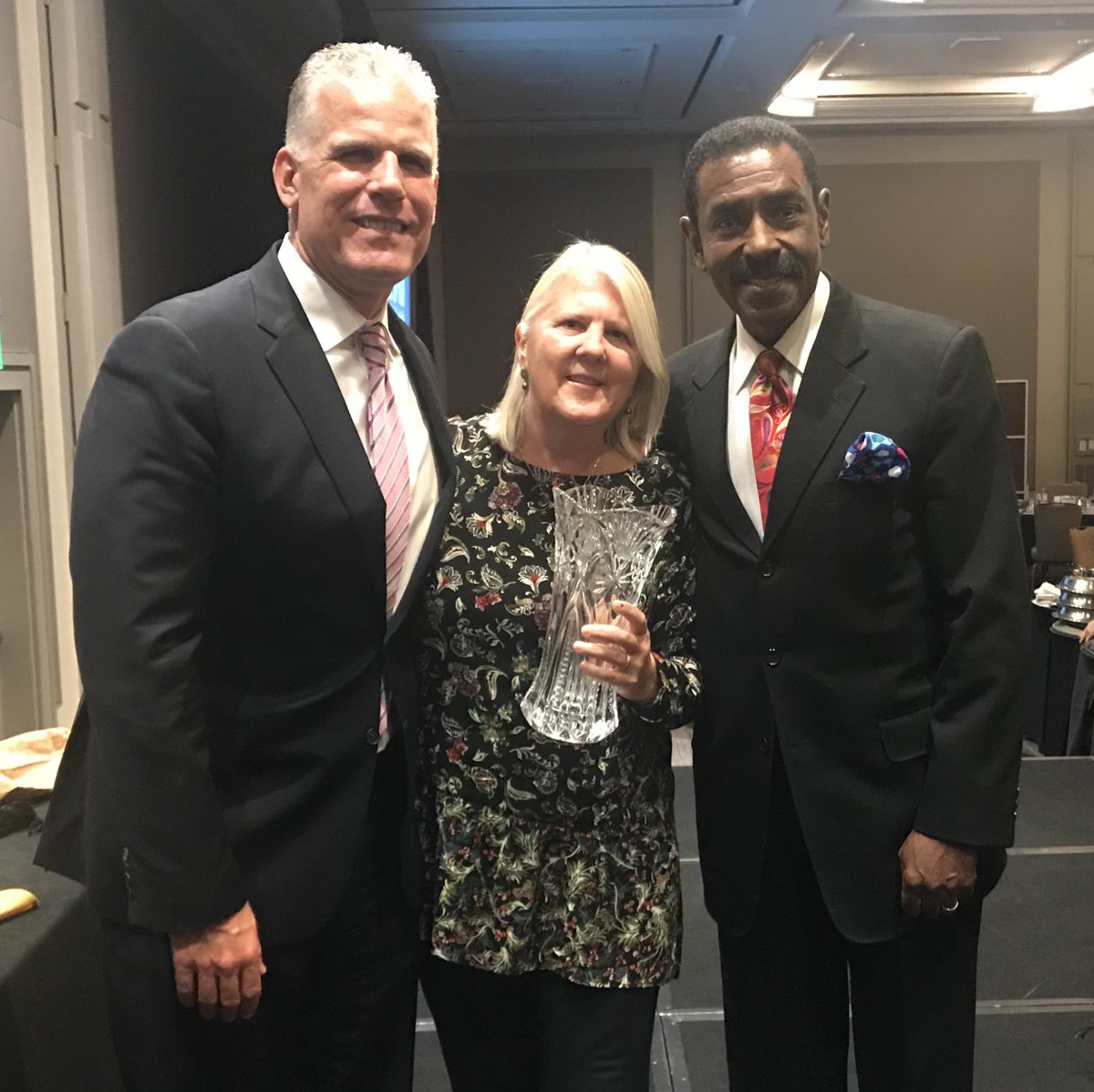 CSAC_Counties's tweet photo. Outgoing CSAC President @Keith_Carson honored retiring CSAC Deputy Executive Director DeAnn Baker Thursday night with the prestigious President's Award for her decades of service to #CACounties. Joining them on stage is Executive Director Matt Cate. @CateCounties. https://t.co/VbR2V0hVnK