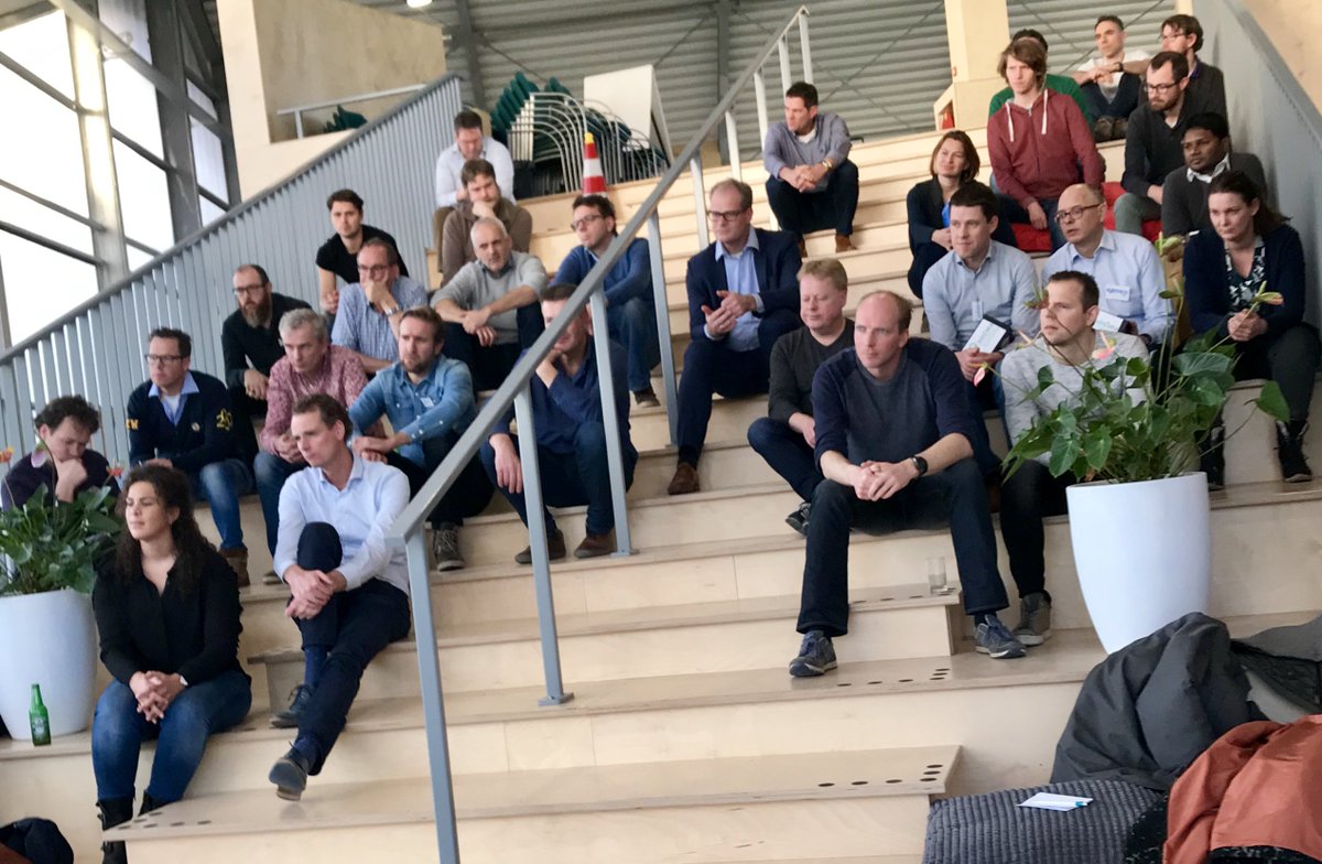 FarmHackNL's tweet photo. Gefeliciteerd team "Lots-of-Data": perceelsgegevens van #AgroDataCube van @WUR, ontsloten via #JoinData powered by @RovecomA_F, voor app leverancier op @akkerwebnl, winnaar van de #JoinData FarmHack! https://t.co/1ihjGqzMpH