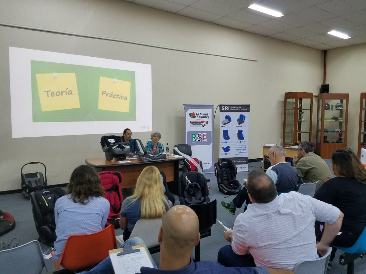 mamaseguras's tweet photo. #Adisiv, que representa a @safekids , organizó junto al @gcba una jornada para instruir sobre el uso adecuado de Sistemas de Retención Infantil #SRI Lee la nota: https://t.co/jNa6yHJqOU https://t.co/hKJMYJfIpo