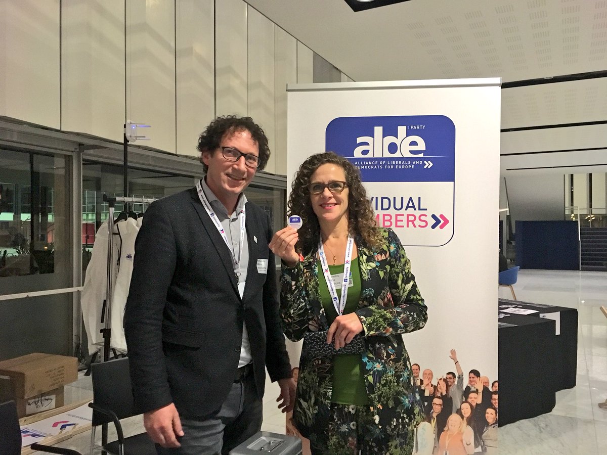 ALDEParty's tweet photo. Welcome to our new very special @ALDEIndMembers: @SophieintVeld from @d66 - welcome to the family! #ALDEcongress https://t.co/LDEnTZtVnr