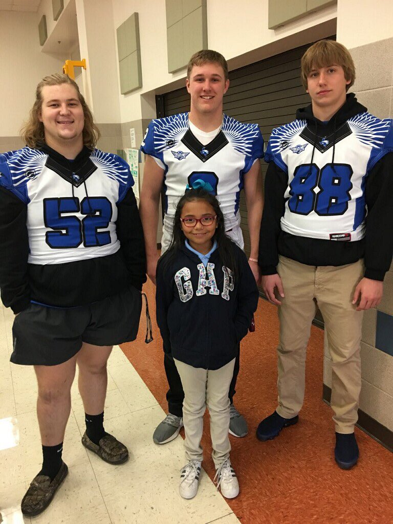 cathyannstein's tweet photo. Thank you @BlackburnElem for supporting @GoonVilletexas @truenorth #forneyconnects @courtleepeck https://t.co/1NDnRqyCrO