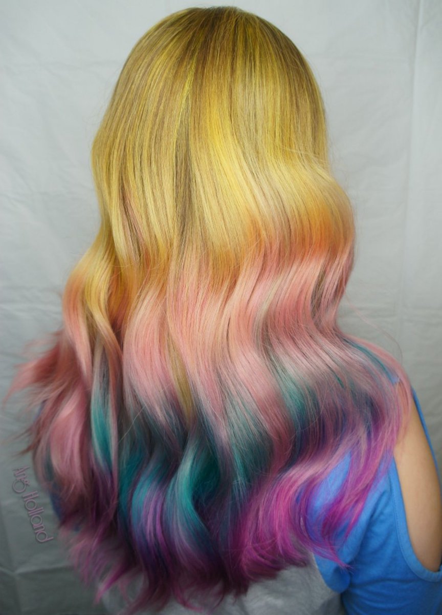 CricketTools's tweet photo. Add some color to your weekend. Stylist Ang Holland uses the Color Cocktail Free Form Brush to paint her 🌈🌈🌈. #crickettools #colorcocktail #colormelt #myhairbyangholland https://t.co/B7VG6Lzk8n