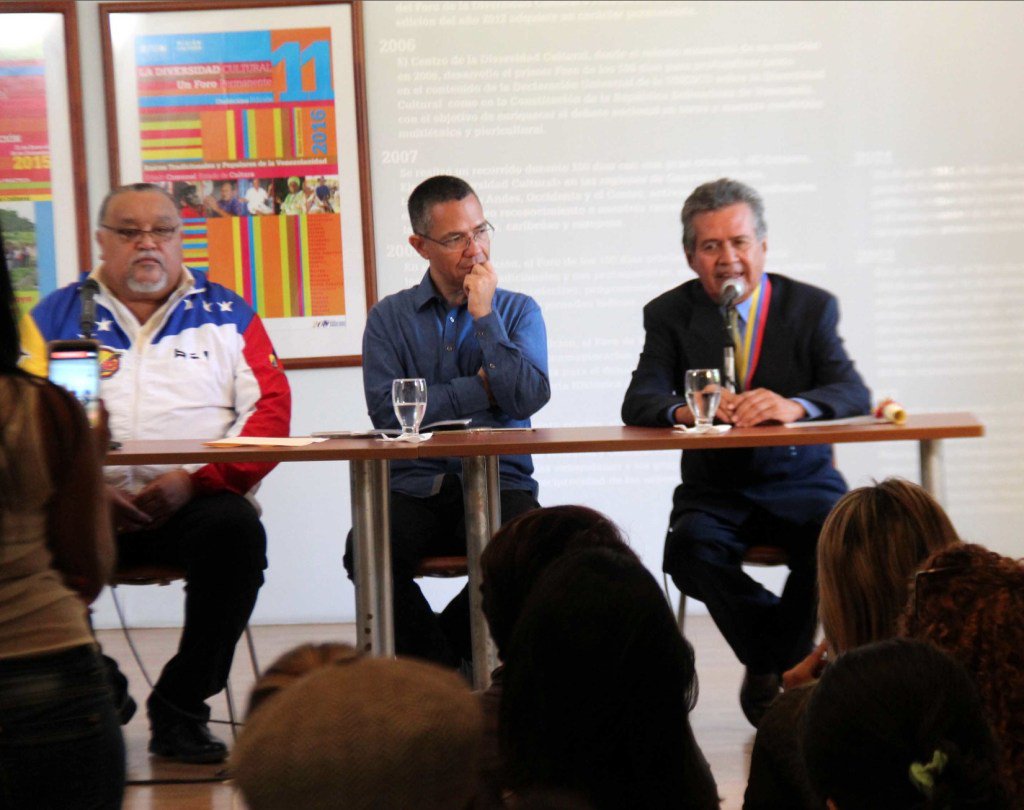 RNVinformativa's tweet photo. Guilermo Jiménez Leal recibió Premio Nacional de Cultura Popular https://t.co/rGlHuRQGFP #CarnetDeLaPatriaProtector https://t.co/Nqjd5rJQRD