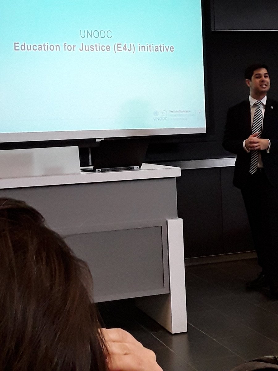 npatricia8's tweet photo. #ichre2017 presentation de Mr #GilbertoDuarte sur l#educationpourlajustice. Instrument de base  #declarationdeDoha #Access2rights  @agshde @EquitasIntl  #traite @PIcmica  @NgeungaM https://t.co/LuFAgTarTR