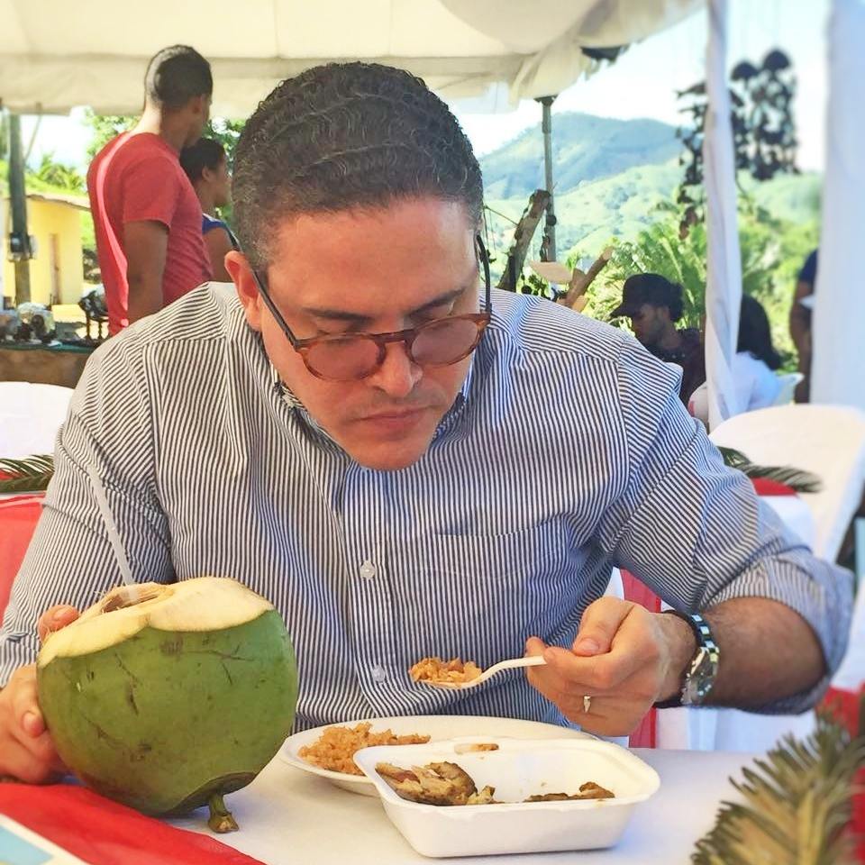jeanluisrj's tweet photo. A buen tiempo mi gente, desde la 2da Feria del Coco de nuestro querido distrito municipal La Colonia El Cedro, Miches.
#MoroConCoco
#BacalaoConCoco
#PolloConCoco https://t.co/RouWaSjBhy