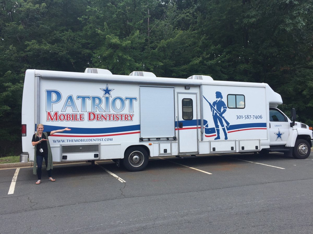 lifeatfp's tweet photo. Big smiles at @frontpoint this week! We had The Mobile Dentist join us at HQ to provide cleanings and x-rays to the team. Just one of the ways we like to help our employees make healthy choices. #lifeatfp #smile #thatsgoodbenefits https://t.co/cUqg4DefJG
