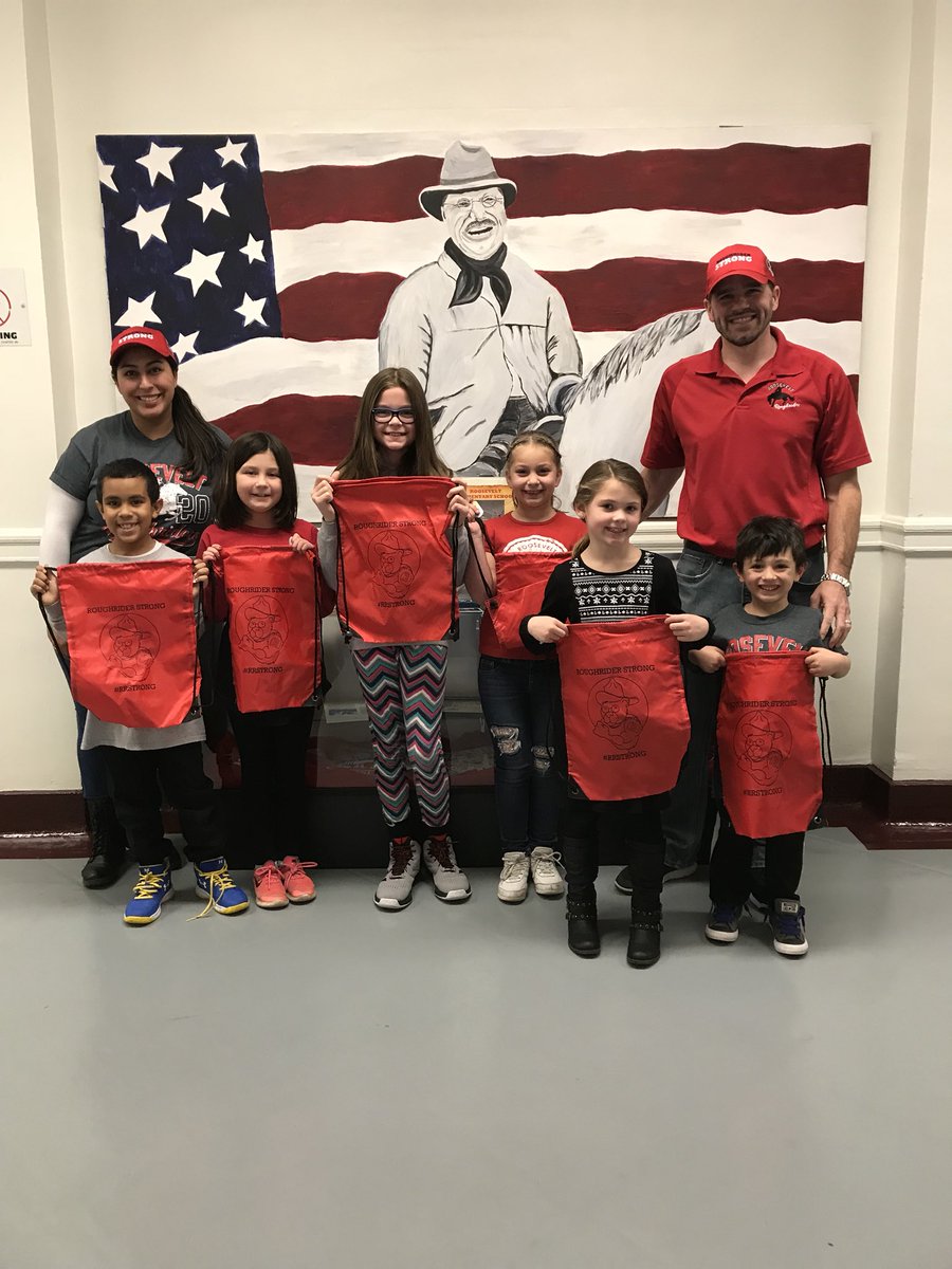 HPS_Roosevelt's tweet photo. How full is your bucket? Ours is overflowing at Roosevelt School! #bucketfillers #rafflewinners #RRSTRONG https://t.co/sXwNnK6f3A