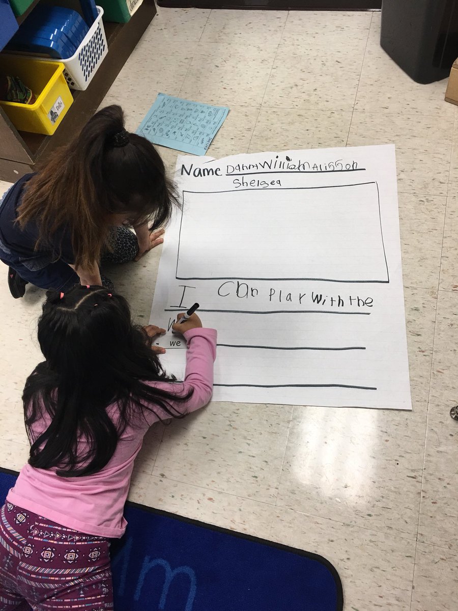 KaylaSkwrnFCPS's tweet photo. Collaborative writing groups! Students using and teaching their peers writing strategies #fcpsece #collabortivegroups #teamwork https://t.co/idJjIVVUSs