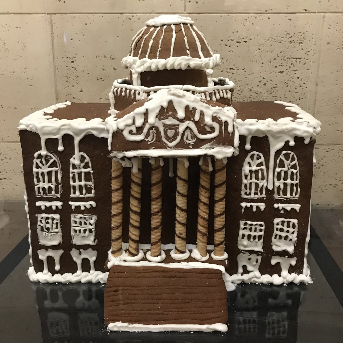 Eliza Filene & Claire Scanga, UNC Class of '18, made a gingerbread ...