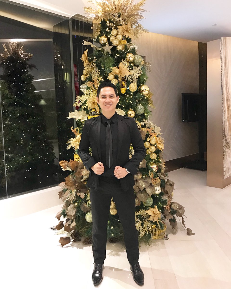 jayr_7582's tweet photo. HSBC Gala Night. https://t.co/YiAuSwJQQu