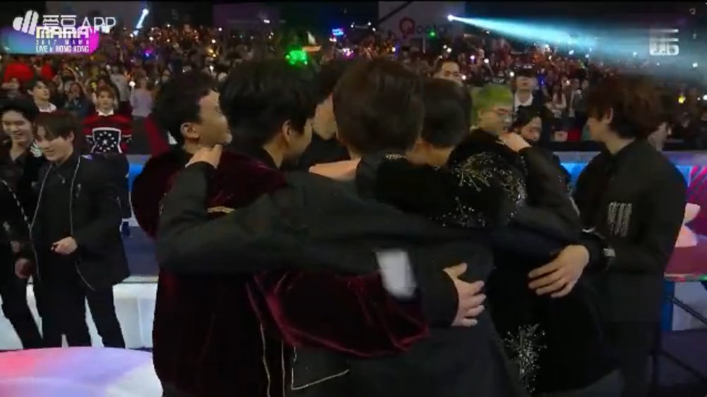 EXOXOXOID's tweet photo. THANK YOU EXO https://t.co/kvsZezBkul