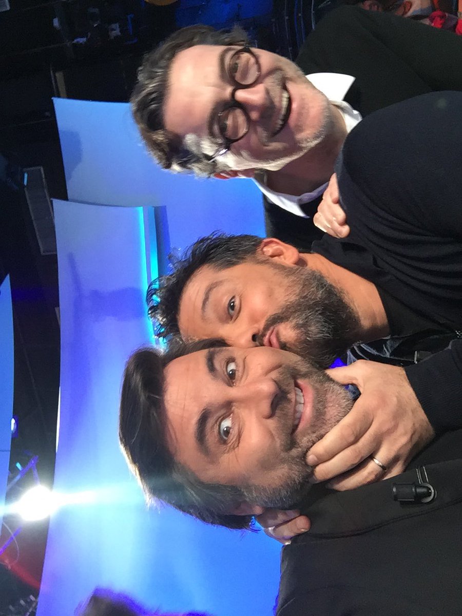 StephanePauwels's tweet photo. Tirage au sort WCup l'affiche TF1 avec les copains !😜😘#titof https://t.co/N28r6e7bCC