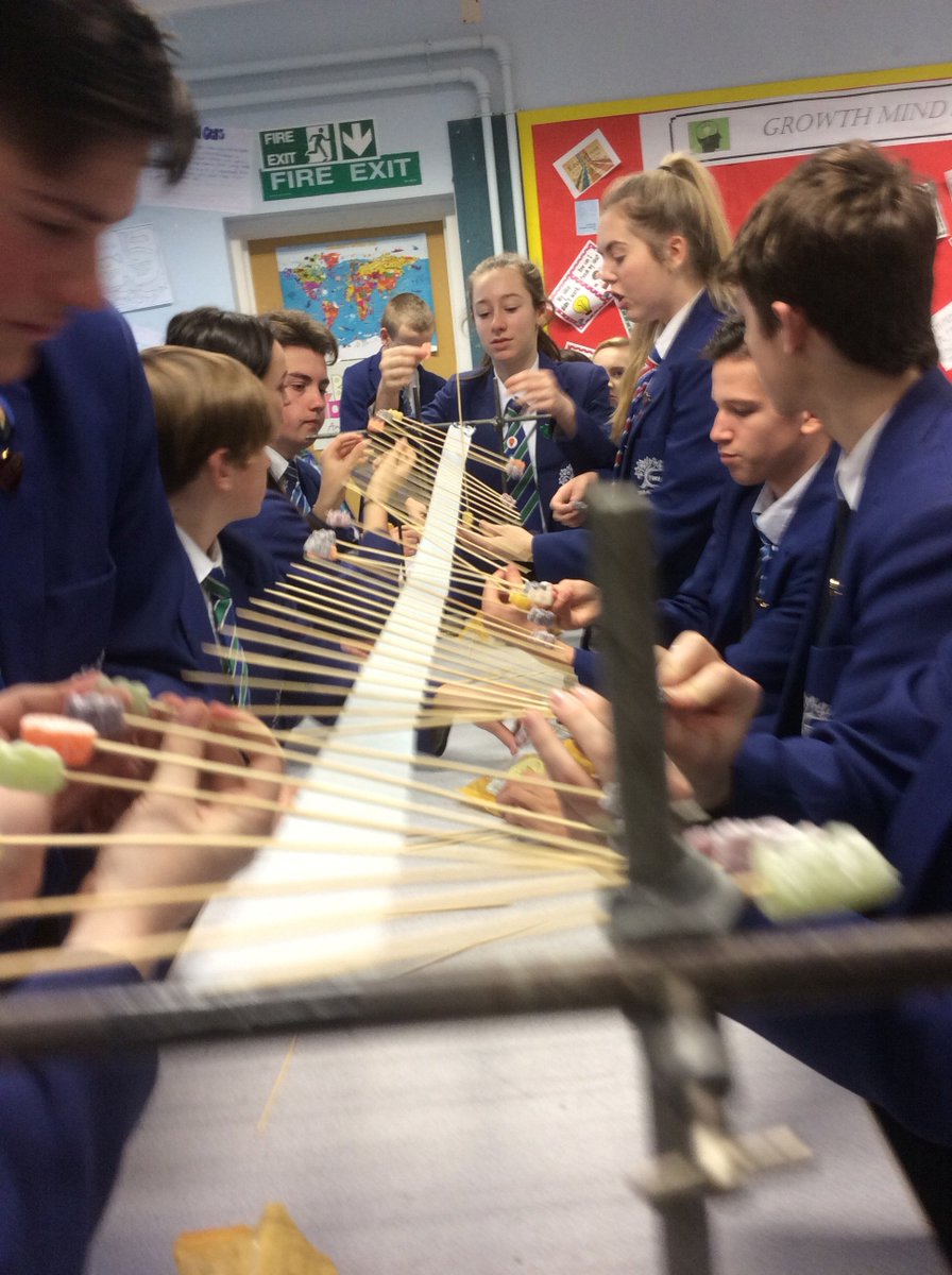 Ebor_F_Science's tweet photo. Year 11 creating a jelly baby wave machine as part of their investigations into he principles of wave motion! @ebor_filey #physicsfun https://t.co/JNbQioLn6B