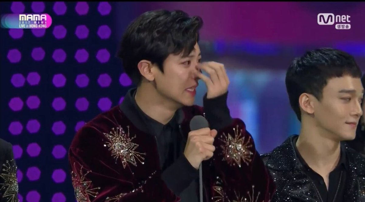 pcy_world_loey's tweet photo. 2017  MAMA 수상소감
정말 이렇게 큰상 주셔서 너무 감사드리고.작년에 저희가  MAMA에서 큰상을 받고호텔에서 올해도 열심히 하자고 했었습니다.
올 한해가 저희  EXO에게는 너무 소중한 해가 됬었고 이렇게 상을 받게해주신 엑소엘 여러분들 정말너무 감사드립니다.사랑합니다 https://t.co/DA1SOPao9u
