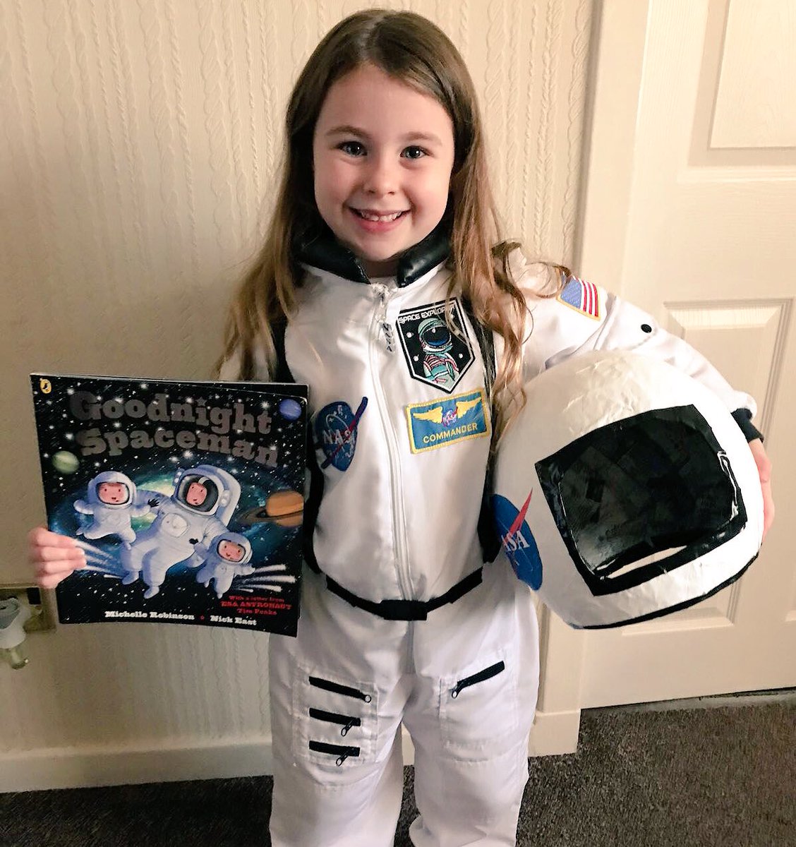 How amazing is my beautiful niece! Dressing up as her favourite book character for school #Astronaut <a href="/astro_timpeake/">Tim Peake</a> <a href="/destin_space/">Destination Space</a> #SoProud <a href="/tegzy2/">Terri Webster</a> <a href="/grantwebster1/">GW</a> #LoveHerToBits