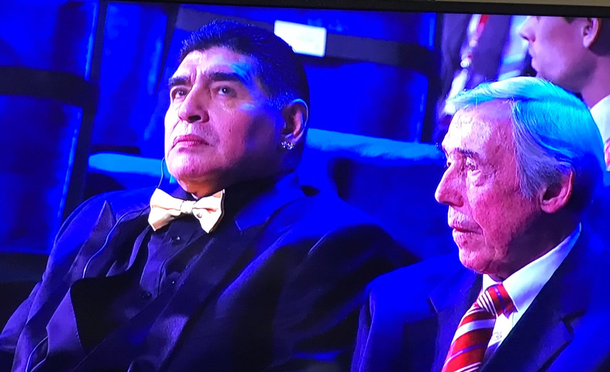 SanCadilla's tweet photo. Como cuando vas al cine y te ensartan media hora de comerciales #SorteoMundial https://t.co/81rlvpmDBo
