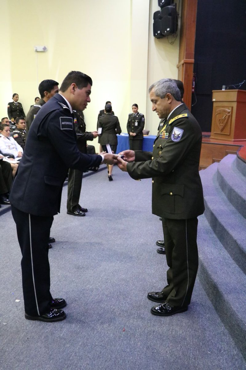 PoliciaEcuador's tweet photo. CEREMONIA DE CLAUSURA | "LXVI curso internacional Antidrogas" participaron 45 funcionarios de @PoliciaEcuador @PoliciaFedMx @ProtegeryServir y @RRPPpoliciapy. #DirAntidrogas #CmdteDMQ https://t.co/nCYUuLE5QP