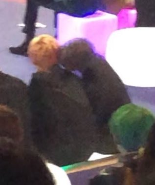 LLO_0510's tweet photo. 허얼 윙딥 https://t.co/L0J3QipZcd