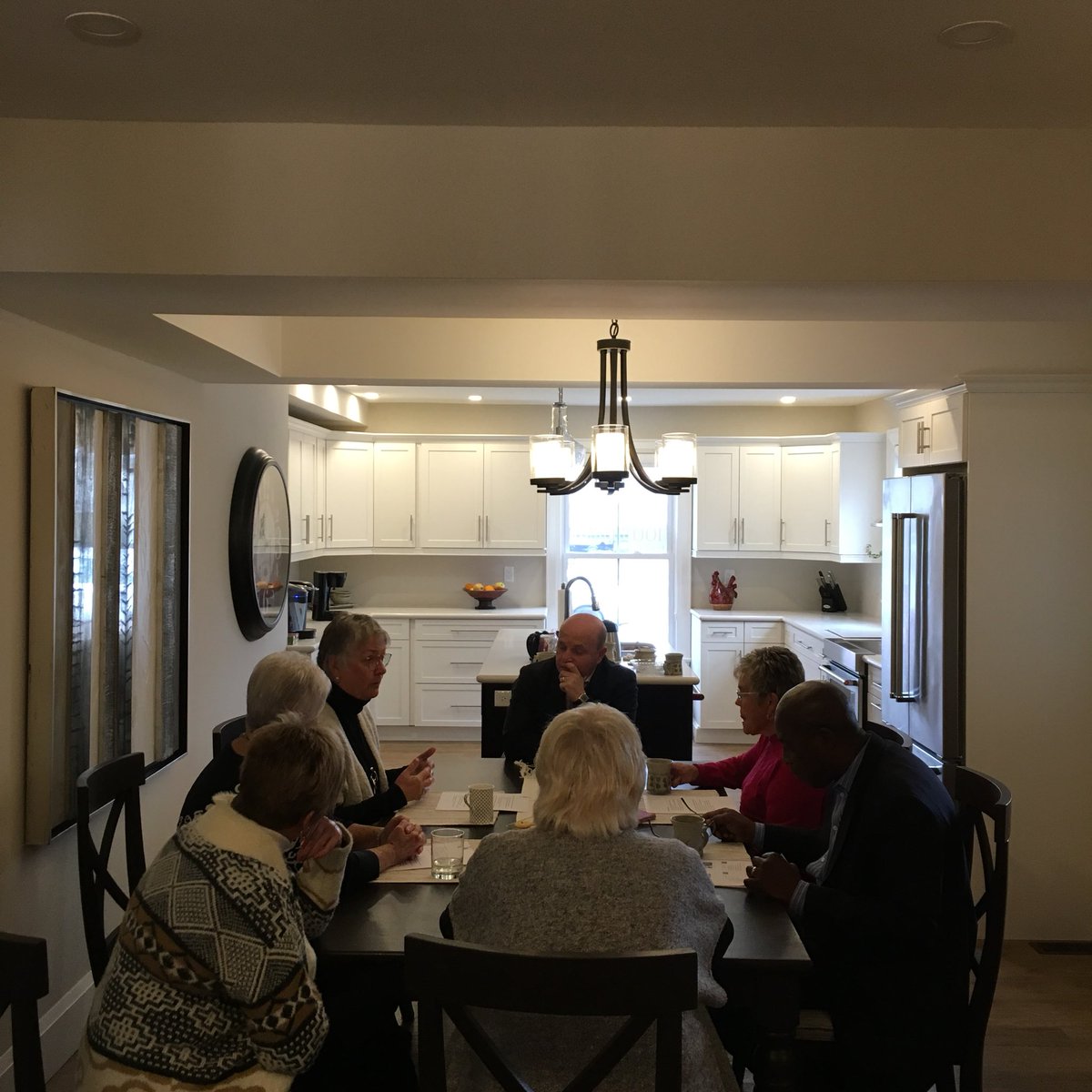 PeterMilczyn's tweet photo. Had a great time visiting the house where the “Golden Girls” of Port Perry live and learning about their innovative home sharing system. Thank you for showing me around and for the insightful discussions on housing. https://t.co/jHzMeVOUSH