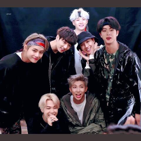 sherlynn_bts's tweet photo. @bts_bighit BTS grandes como siempre y lo seguirán asiendo https://t.co/jZMUg3cKSX