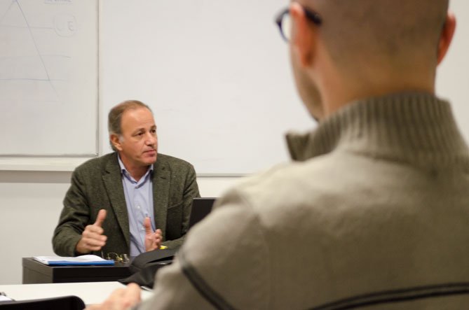 Al #master di #YachtDesign si affronta l'aspetto legale della professione del #progettista nautico con l'avvocato Andrea Petragnani Ciancarelli. bit.ly/2zEJVGC