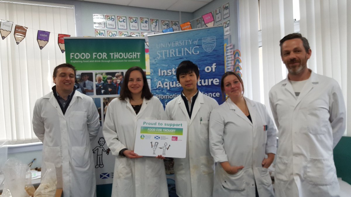 blippingbird's tweet photo. Thank you @IoAStirling for supporting @BalfronPrimary #scotfoodedu with #fishmasterclass #foodedfriday @BITCScotland @AitkenLorna https://t.co/B0FxYpJ5c1