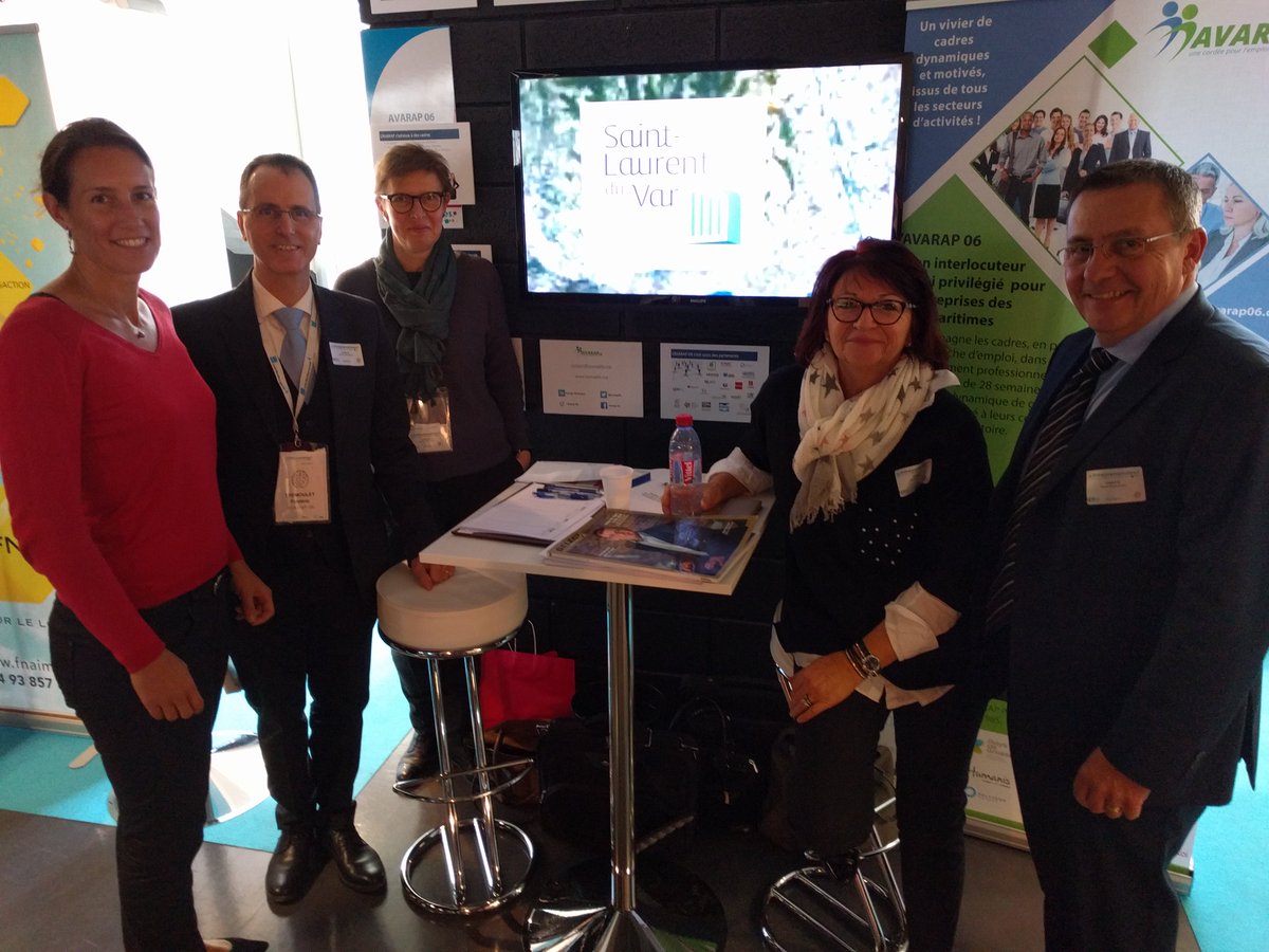 DDPath's tweet photo. #ENTREP17 hier. Le stand de @avarap06 avec son équipe toujours aussi engagée et motivée. Merci à elle, à tous ses partenaires et ses visiteurs pour cette riche journée. Mention spéciale à l'équipe @UPE_06 https://t.co/137VzyRnB1