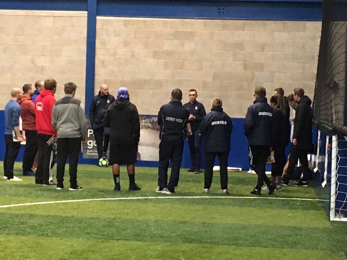 👍| Excellent <a href="/FA/">The FA</a> #PrimaryTeachersAward today for the PE teachers of Derby! #PLPrimaryStars