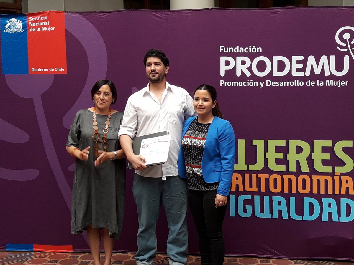 PRODEMU's tweet photo. Ganador@ categoría FOTOGRAF@S  AFICIONAD@S retrantando a mujeres significativas que con valentía y determinación buscan correr el cerco https://t.co/eM92SuKZUD