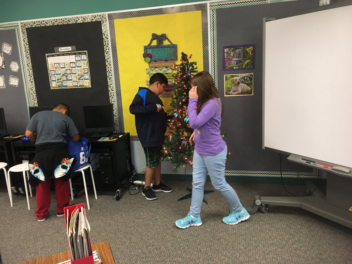eajackso's tweet photo. We are so thankful for our donated tree and ornaments. Our community is a great place to live! #jonesjags #rockwallisawesome #Thankful #iloveRISD https://t.co/zgQ2QlOi2q