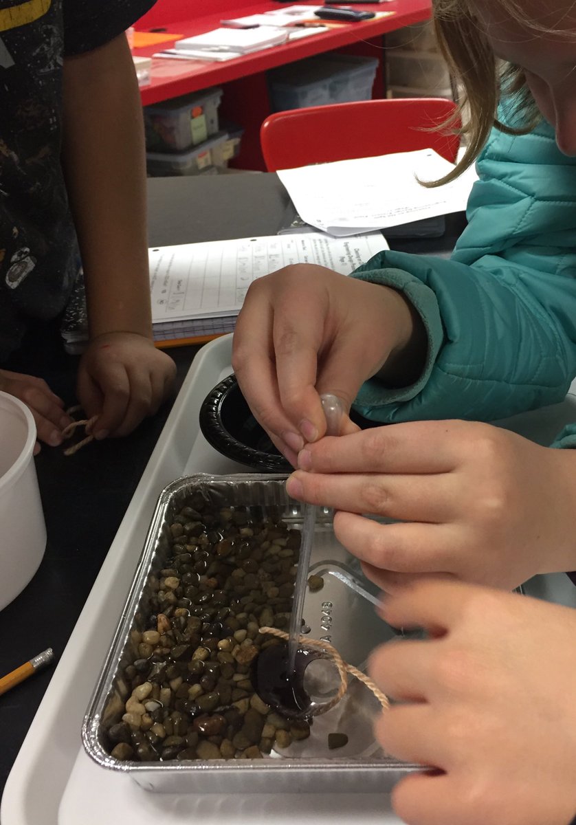 Now time to clean a river from an oil spill. @KeySchoolAPS <a href="/APSVirginia/">Arlington Public Schools</a> <a href="/KeyFantastic4th/">4th Grade</a>
