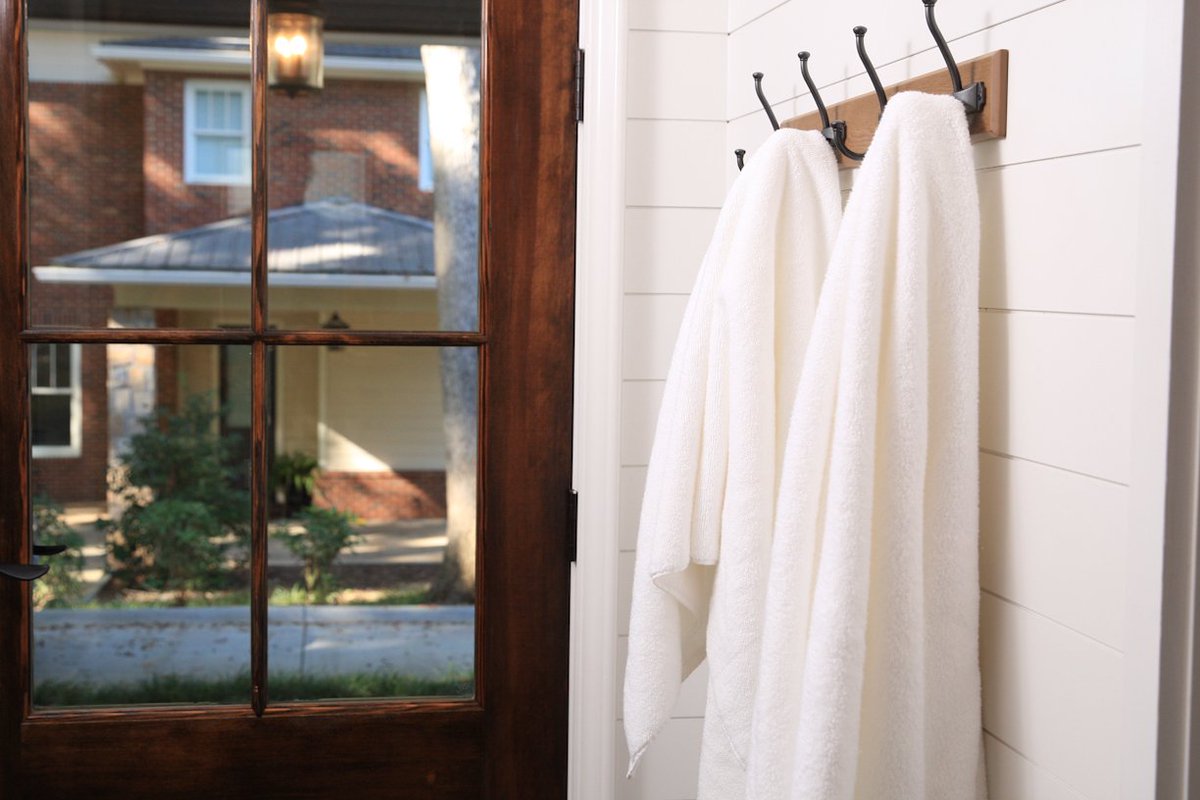 WeaveTextile's tweet photo. Check out our unbeatable towels here 👉 https://t.co/cHTZfZOdvt https://t.co/jhqnwIU2dj